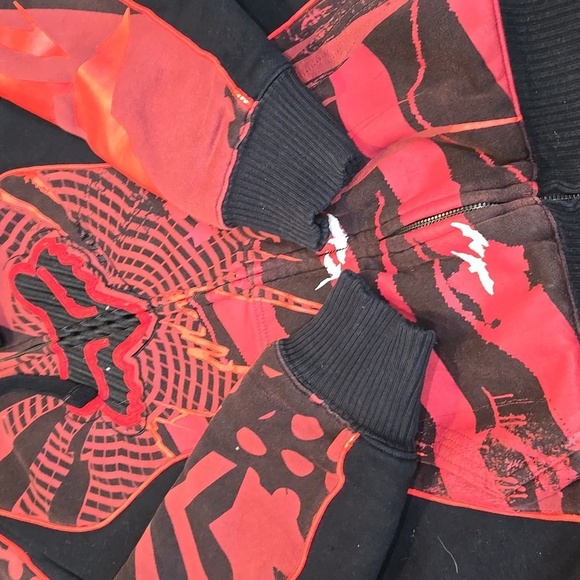 Sasquatch Vendida Mens Red& Black Graphic Hoodie Zip Full Sz Large - Picture 4 of 9